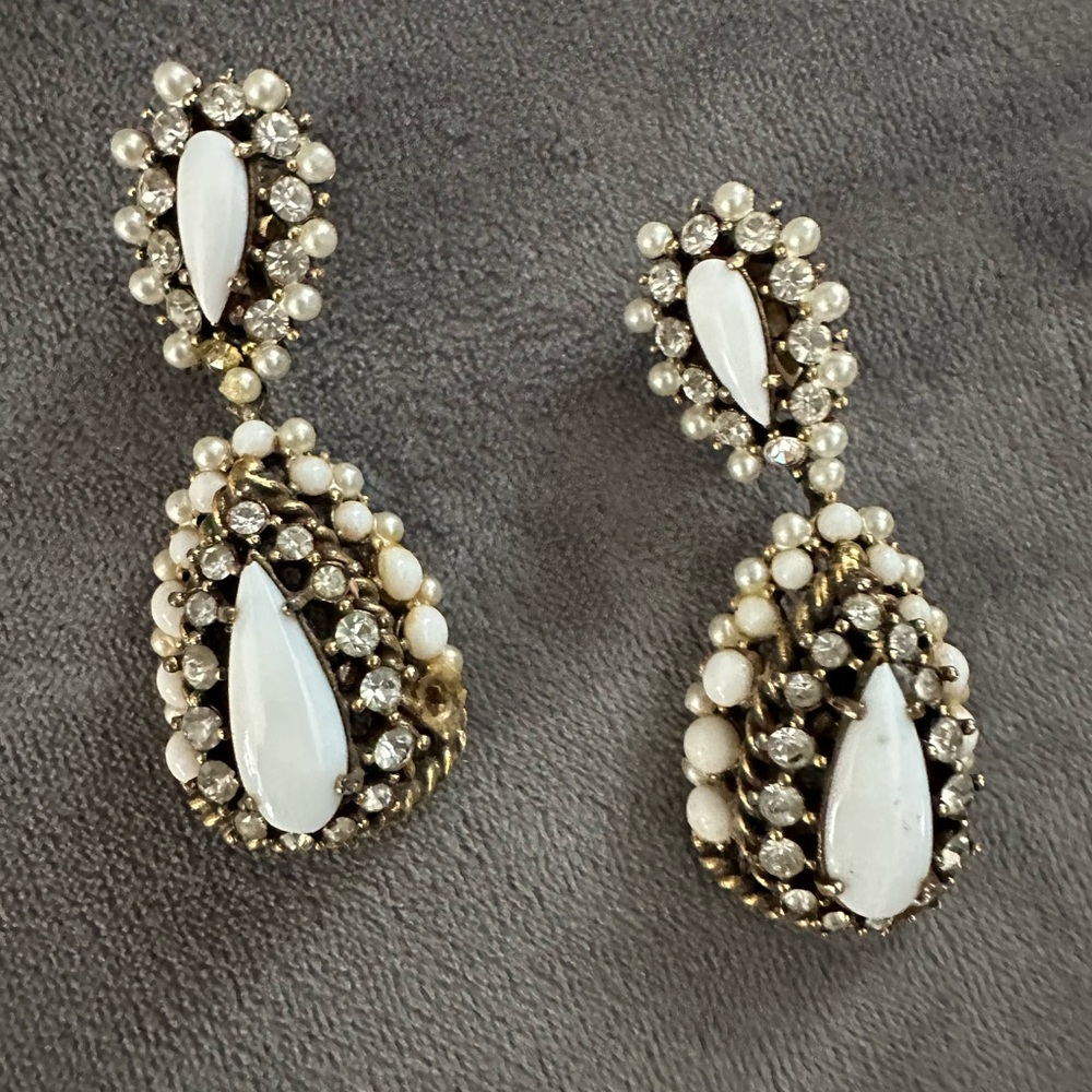 Vintage Elegant Pearl and Crystal Drop Clip On Earrings